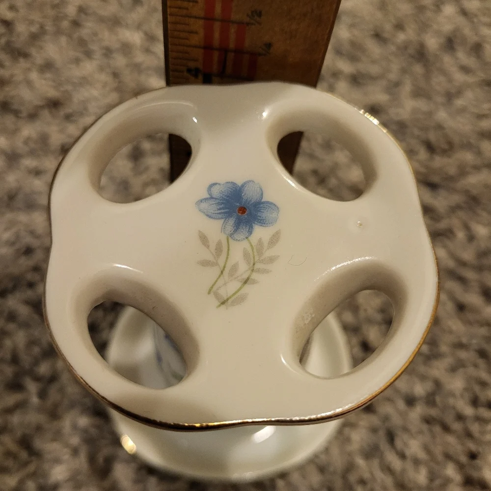 MCM Porcelain Toothbrush Holder with Gold Trim.